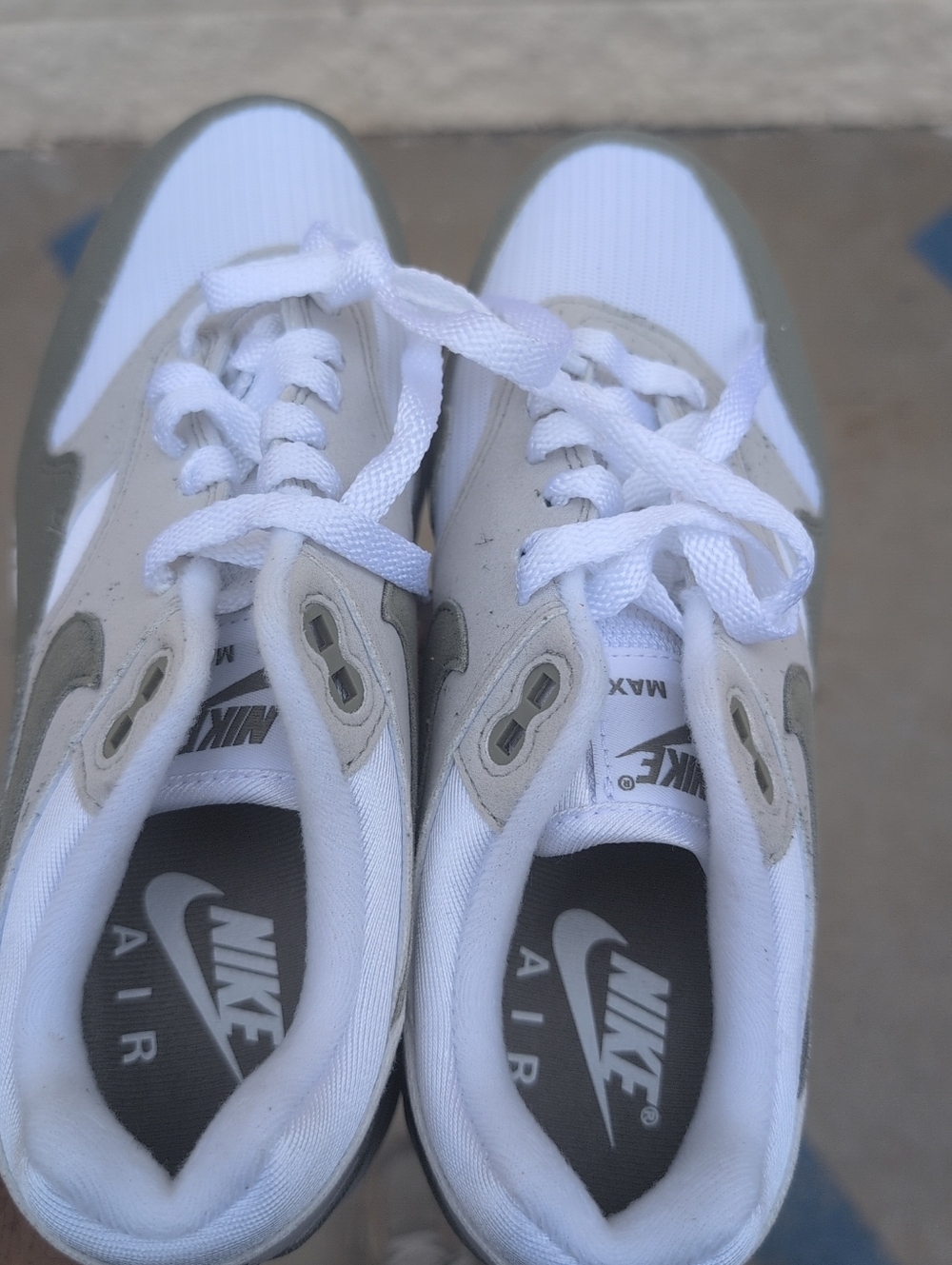 Nike Air Max 1 White-Light Army Green-Neutral Grey Women's Size 7 NWOB - Picture 5 of 7